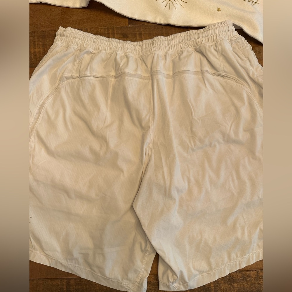 Lululemon size L white Pace breaker lined less  perfect condition